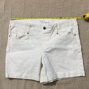 Time and Tru White Casual Denim Shorts